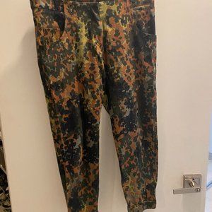 Rachel Comey Multi-colored print cropped pants Size 6